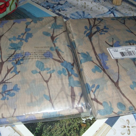 nwt 3 pr 60 by 84 curtains semi sheer. beige blue. - Picture 1 of 3